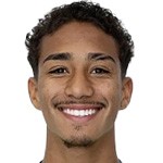  伤兵满营，勒沃库森球员阿图尔被草皮绊住，膝盖严重扭伤 新闻