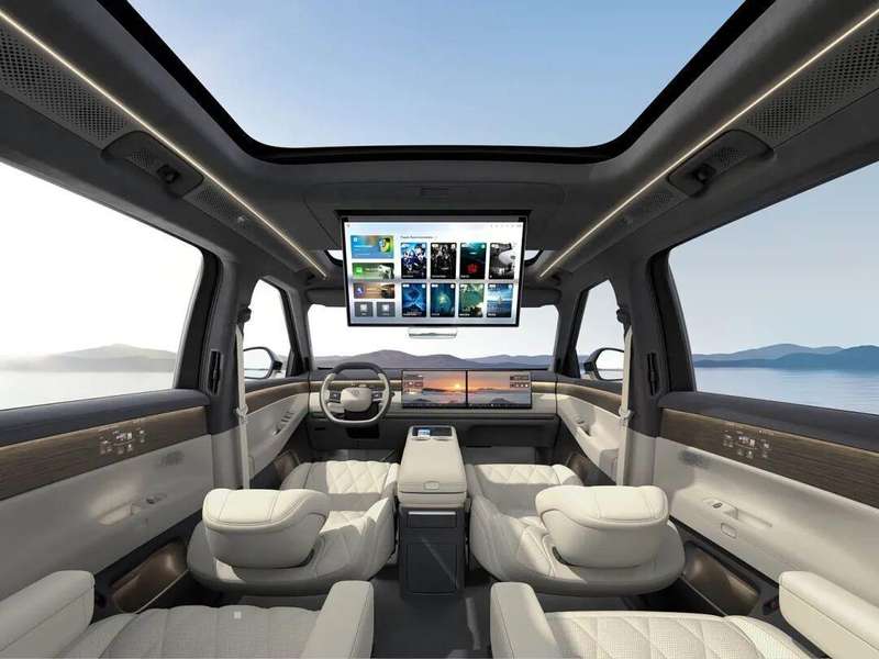  上汽大众旗舰新作亮相，ID. ERA 9X内饰细节揭晓；仙踪绿配色同步登场，增程动力蓄势待发。 汽车科技