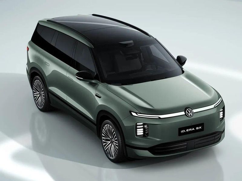  上汽大众旗舰新作亮相，ID. ERA 9X内饰细节揭晓；仙踪绿配色同步登场，增程动力蓄势待发。 汽车科技