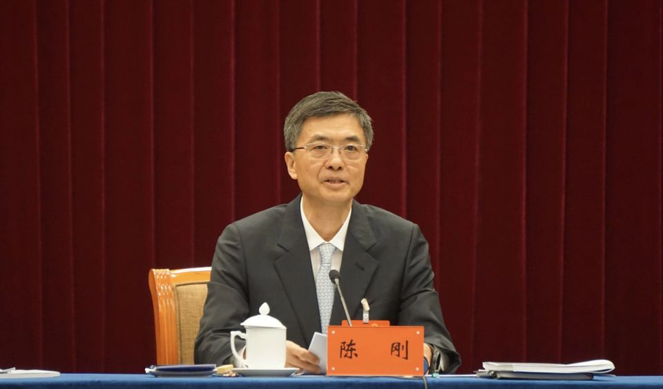  广西亮家丑，直击两个生态痛点；陈刚脱稿回应，彰显刀刃向内勇气。 新闻