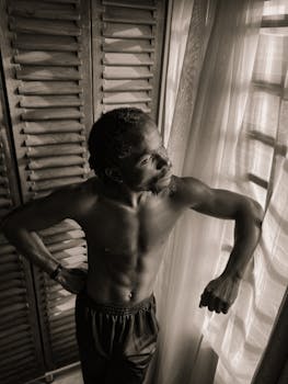  中东地缘冲突升级，霍尔木兹海峡通行权成外交博弈新焦点；伊朗革命卫队开出条件。 新闻