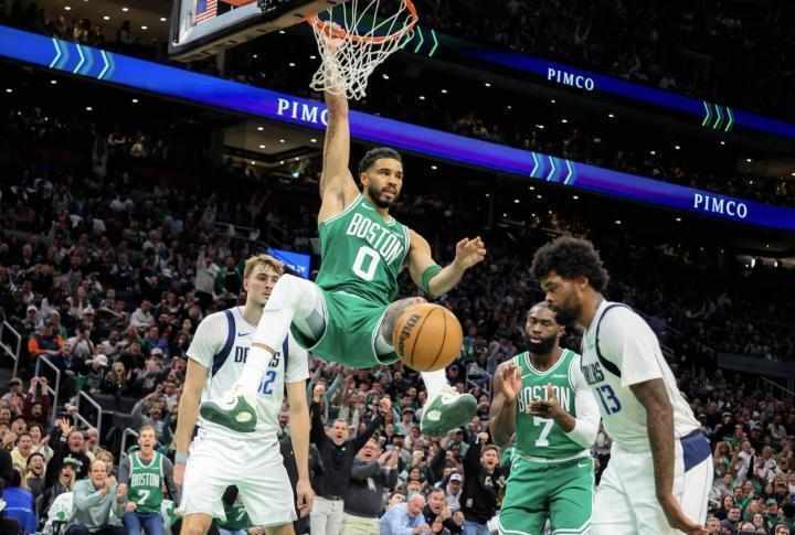  从泪水浸湿的夜晚，到绿军主场的欢呼；塔图姆的韧性之路。 体育新闻