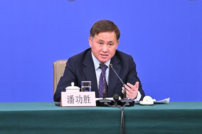  潘功胜详解货币政策路径，适度宽松基调不变；多工具协同发力，汇率稳定获重申。 股票财经 潘功胜详解货币政策路径，适度宽松基调不变；多工具协同发力，汇率稳定获重申。 股票财经 潘功胜详解货币政策路径，适度宽松基调不变；多工具协同发力，汇率稳定获重申。 股票财经