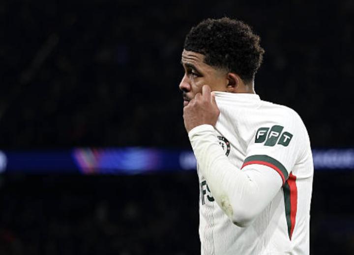  巴黎大胜切尔西，福法纳直言错误过多；次回合蓝军背水一战。 体育新闻