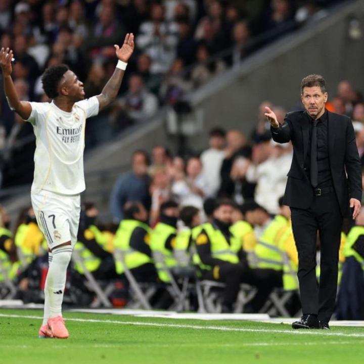  德比战场面紧张激烈，皇家马德里主场完成精彩逆转；终结对阵马竞多项不胜纪录。 体育新闻