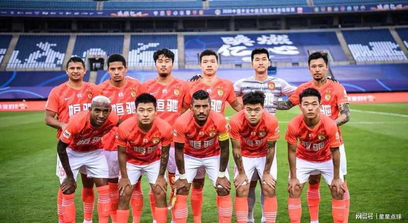  职业足球的隐形壁垒：为何恒大登顶亚洲而国家队却陷入内耗？ 体育新闻