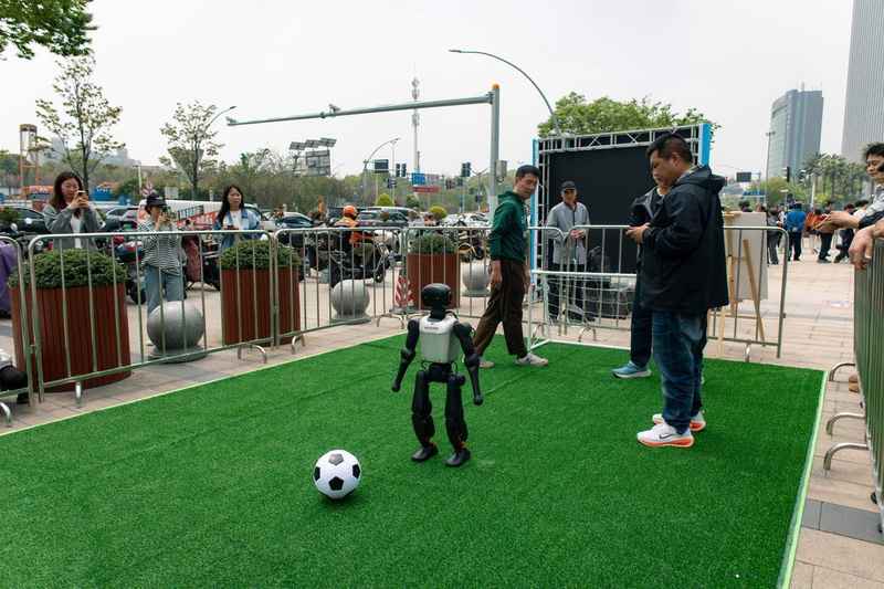  全域联动视角下彭浦镇潮流运动会深度复盘：「文商旅体展」融合模式的底层逻辑与实践路径 体育新闻