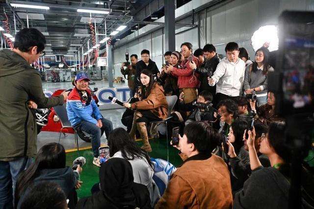  从“无资金”到“有生态”：张雪机车的产业认知升级 新闻