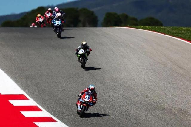  从“无资金”到“有生态”：张雪机车的产业认知升级 新闻