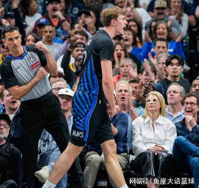  湖人输球的夜晚，一个年轻人的爆发与一个年轻人的失落 体育新闻