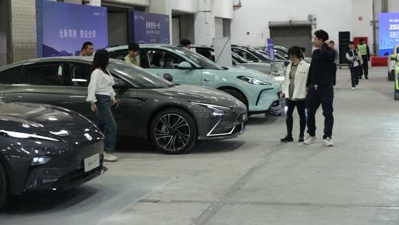  当巨头们开始撤退：中国车市大变局中，谁在逆流而上？ 汽车科技