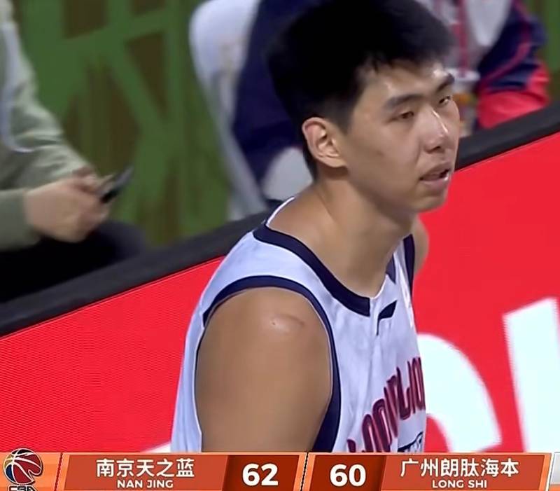  技术流深挖：广东宏远困局背后的轮转痼疾与徐昕的强势证明 体育新闻