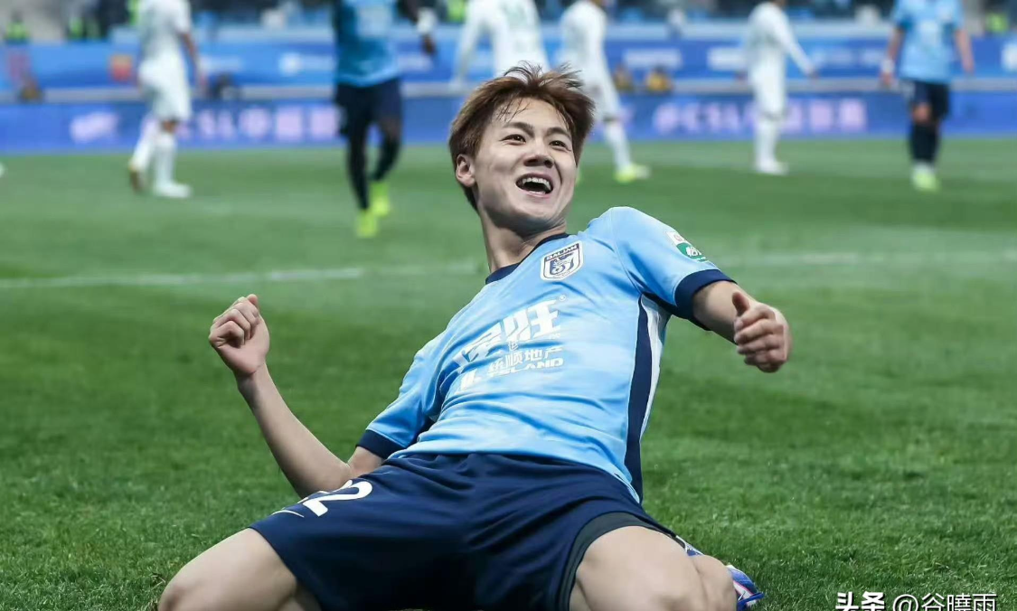  【战术拆解】李国旭的两步妙手：大连英博3:0完胜浙江背后的用人哲学 体育新闻