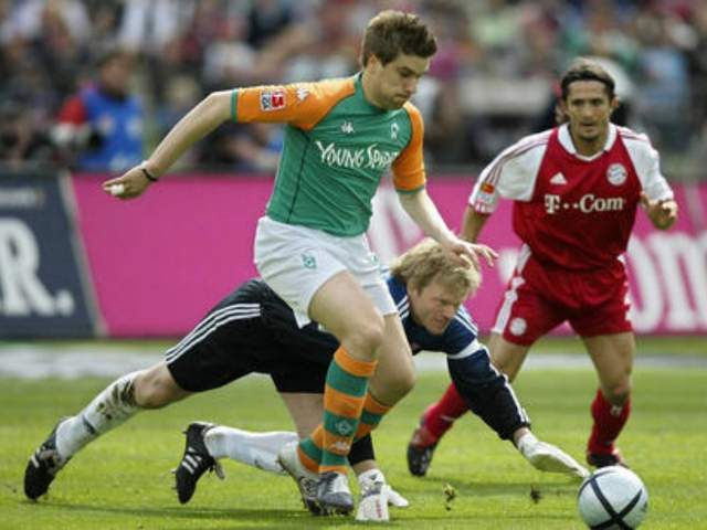  从绿茵到病床：克拉什尼奇事件中的医学盲区与职业足球的代价 体育新闻