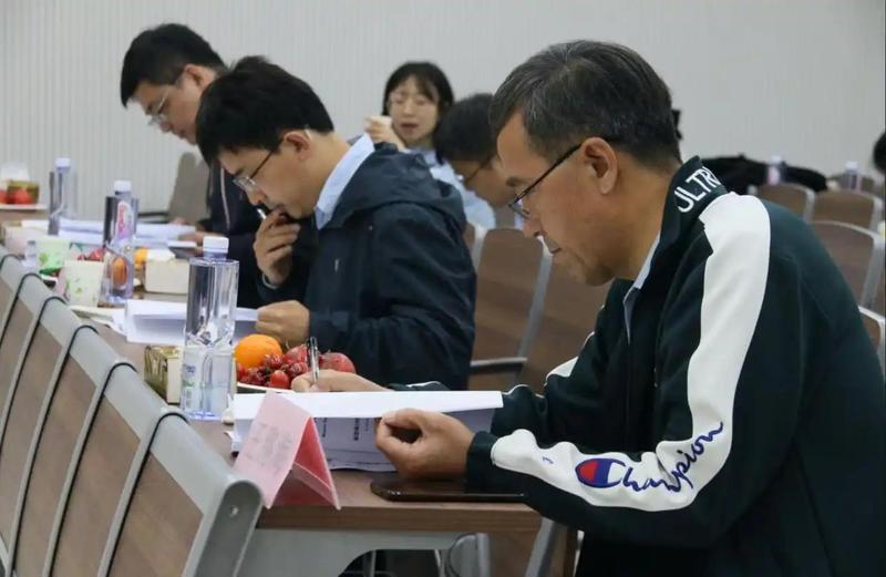 三年苛责背后的学术逻辑:导师"护犊子"的深层机制与价值重估 教育招生