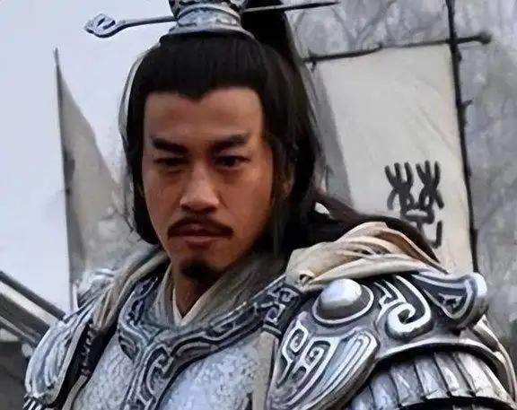  当沙场将军开始抹粉底液：我们离真实的好剧还有多远？ 娱乐新闻